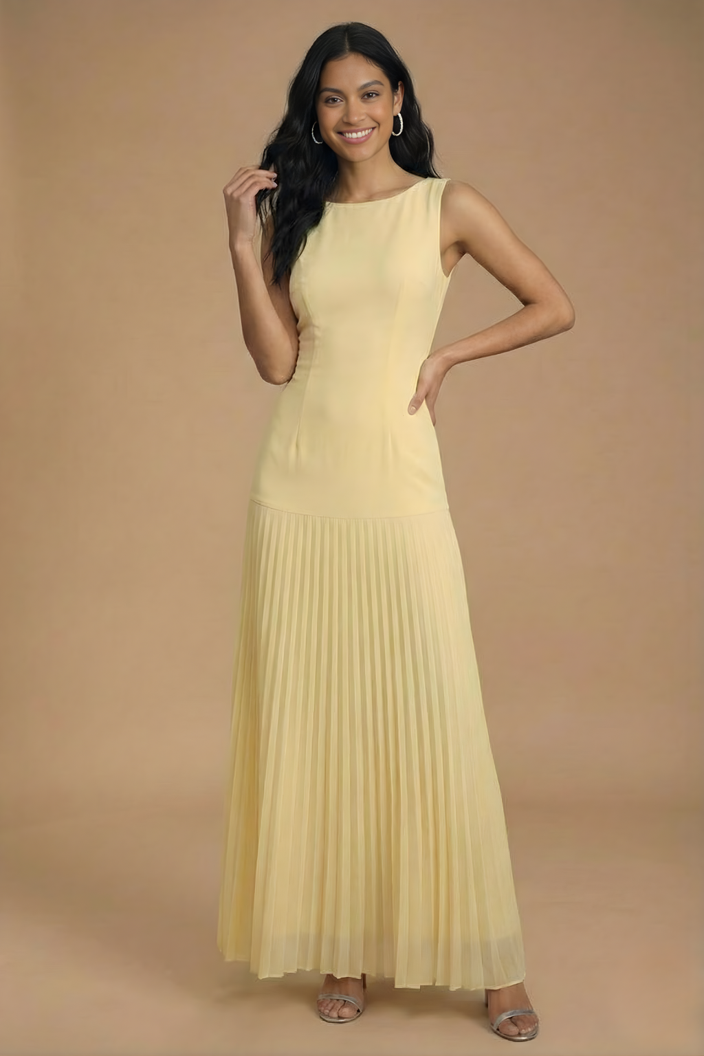 Elegant Sleeveless Boat-Neck Maxi Dress With A Fitted Bodice And Drop-Waist Pleated Silhouette For Evening Occasions